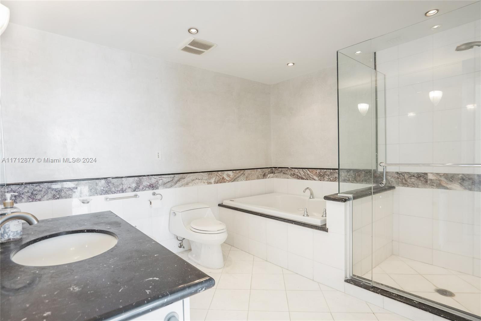 THE BENTLEY BAY CONDO - Residential