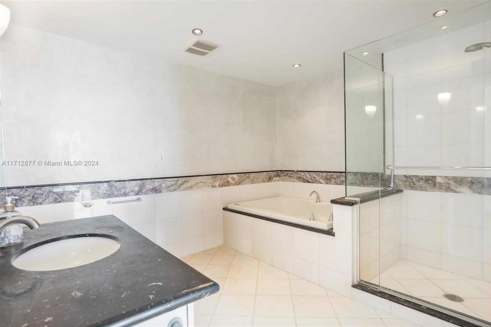 THE BENTLEY BAY CONDO - Residential