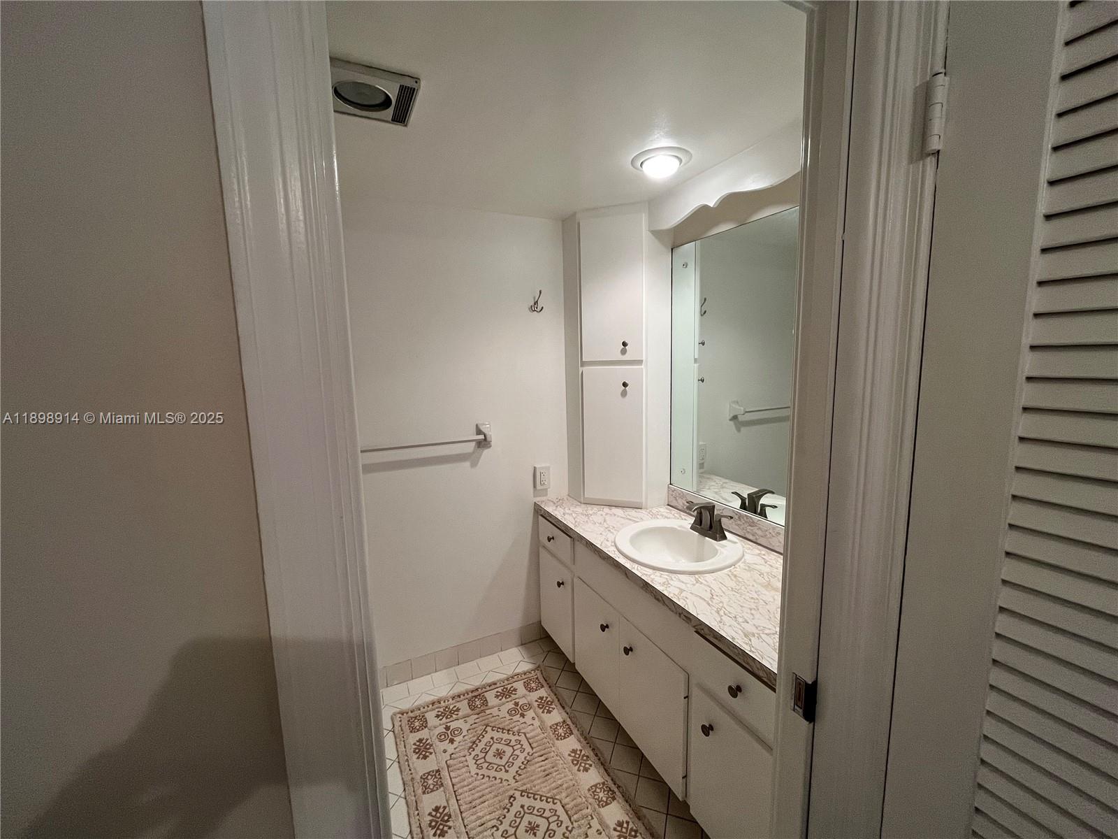 WINDSOR CONDO - Residential
