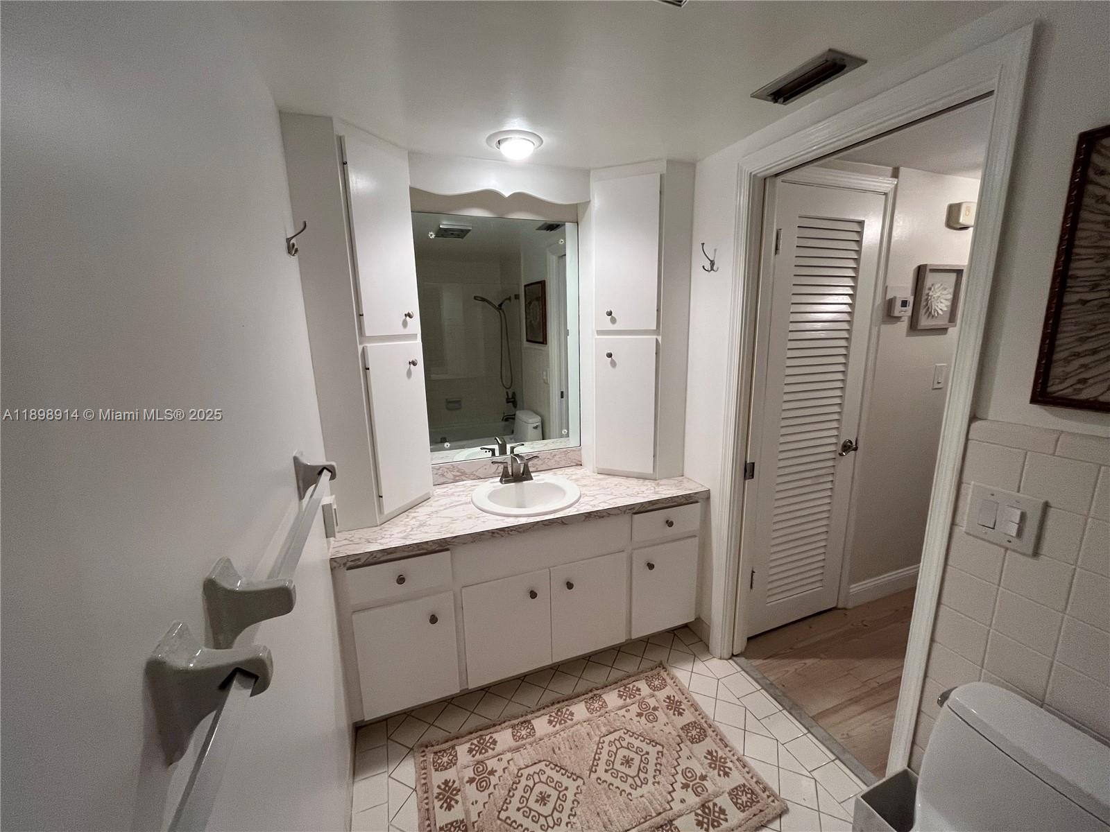 WINDSOR CONDO - Residential
