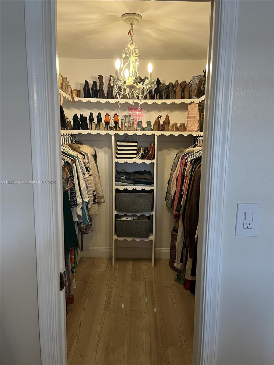 WINDSOR CONDO - Residential