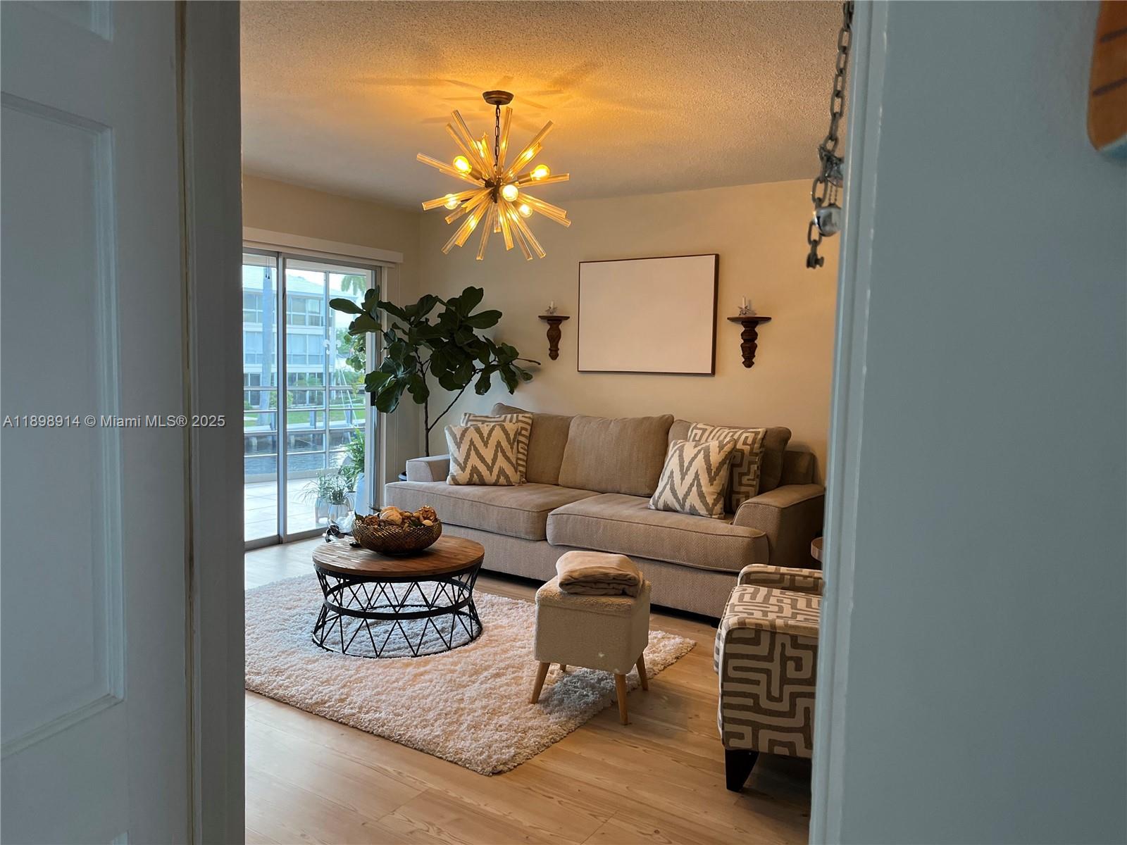3050 NE 48th St 205