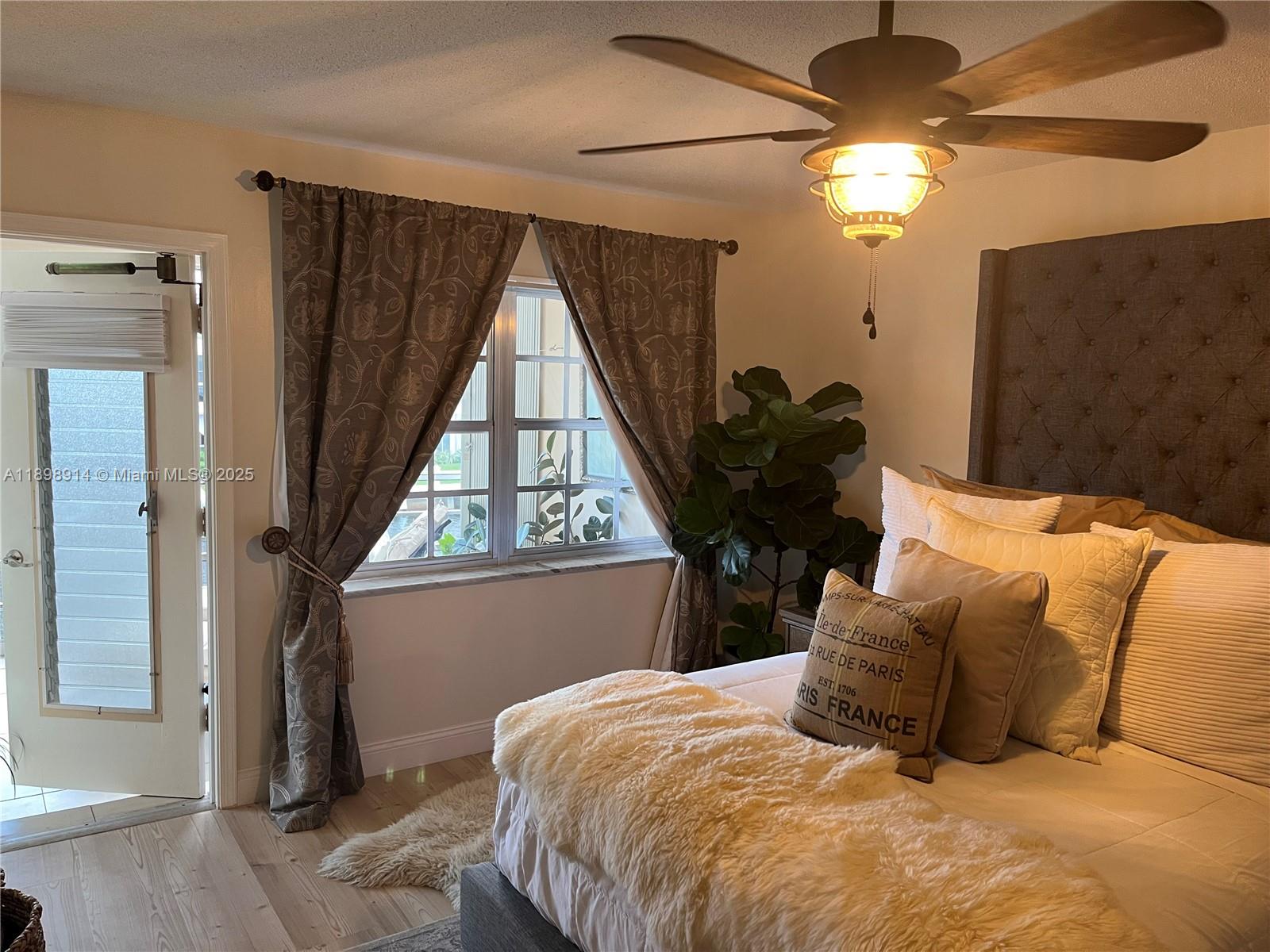 WINDSOR CONDO - Residential