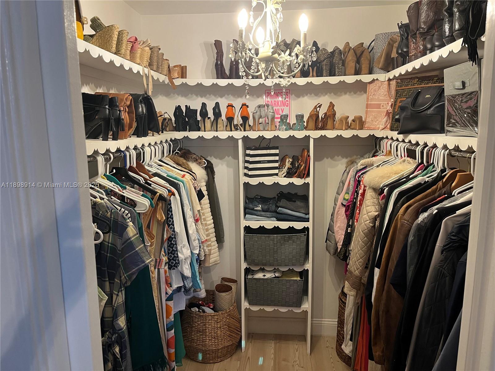 WINDSOR CONDO - Residential
