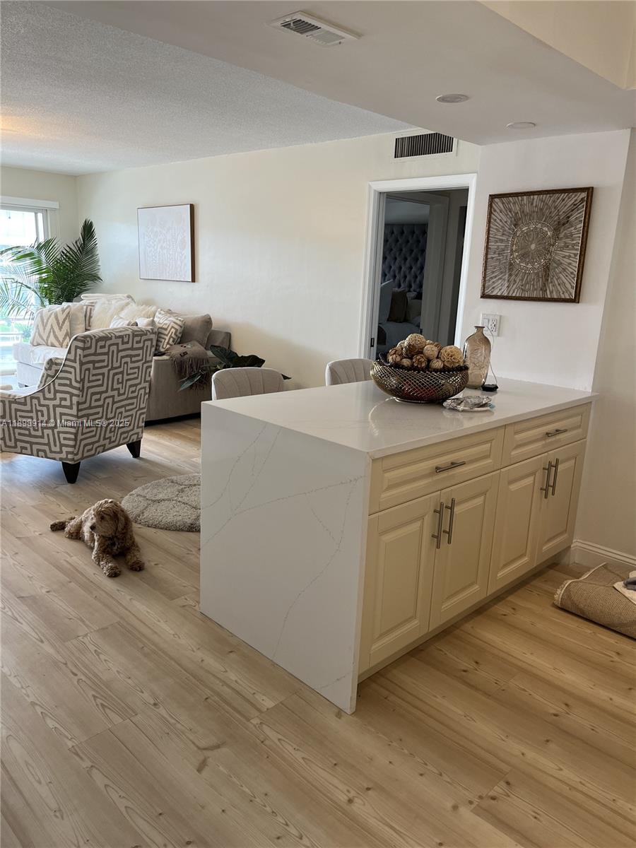 WINDSOR CONDO - Residential