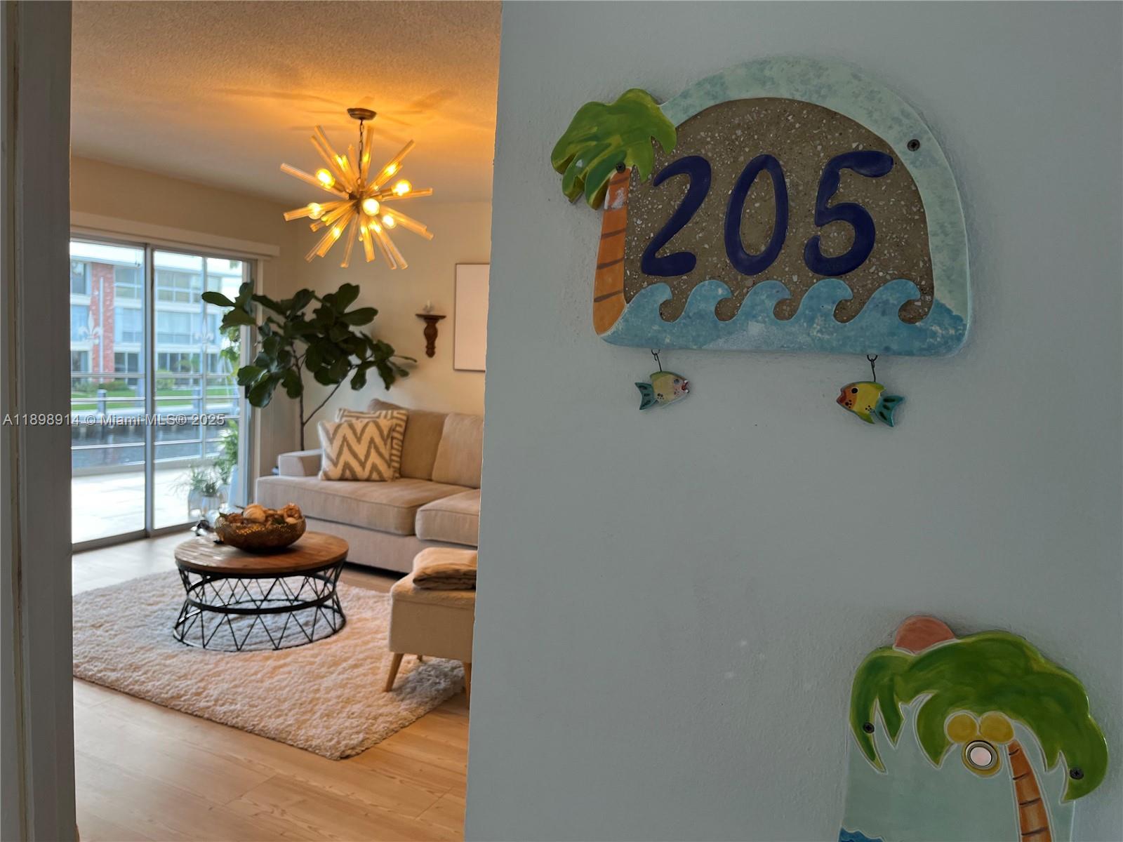3050 NE 48th St 205