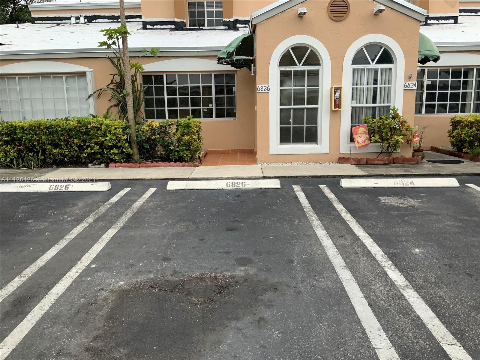 Great location! Townhouse is located in the heart of Miami Lakes, with 2 assigned parking spaces. New air conditioning Pool in the condo community. needs the approval of the association.