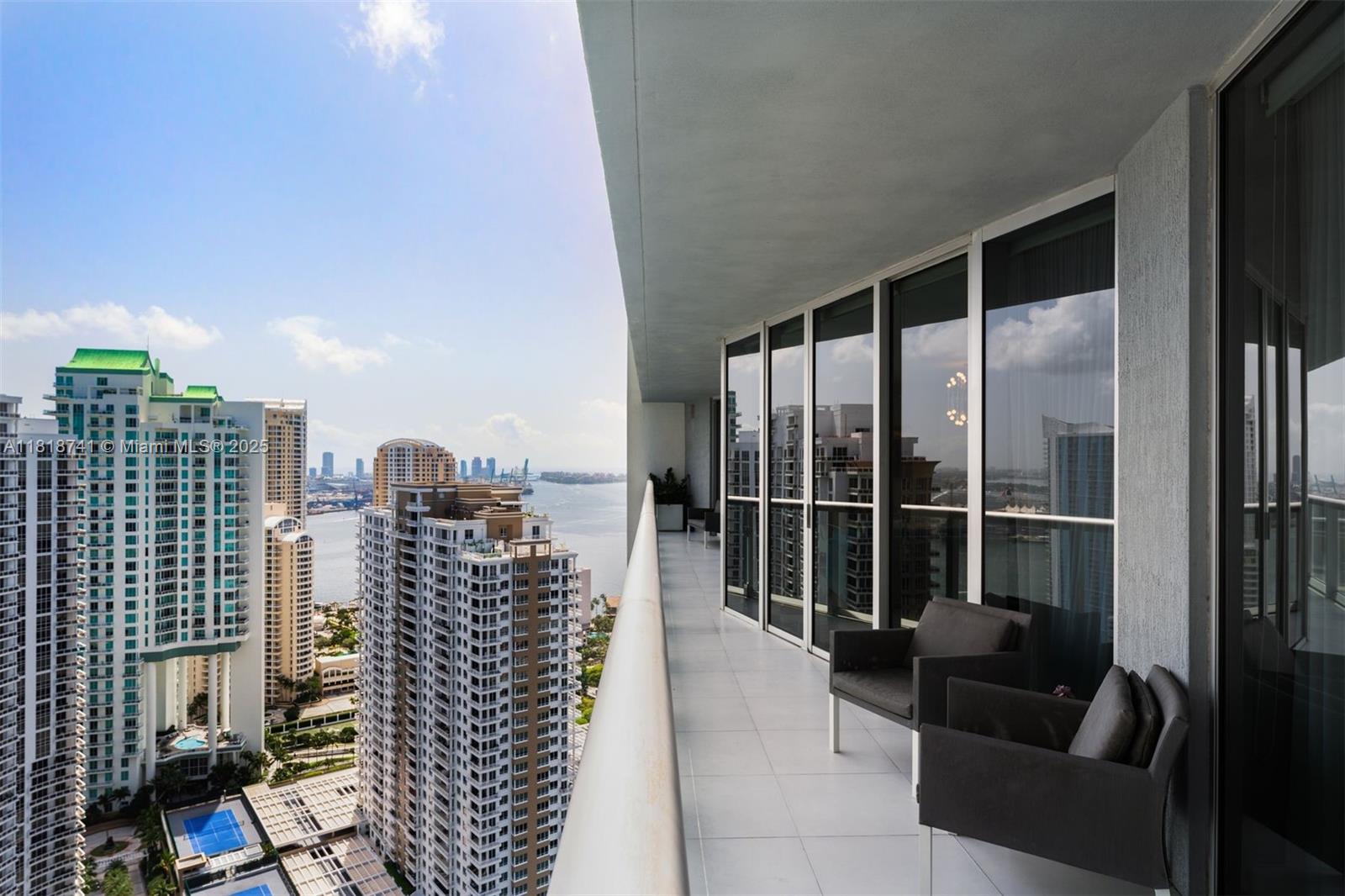 ICON BRICKELL NO TWO - Residential