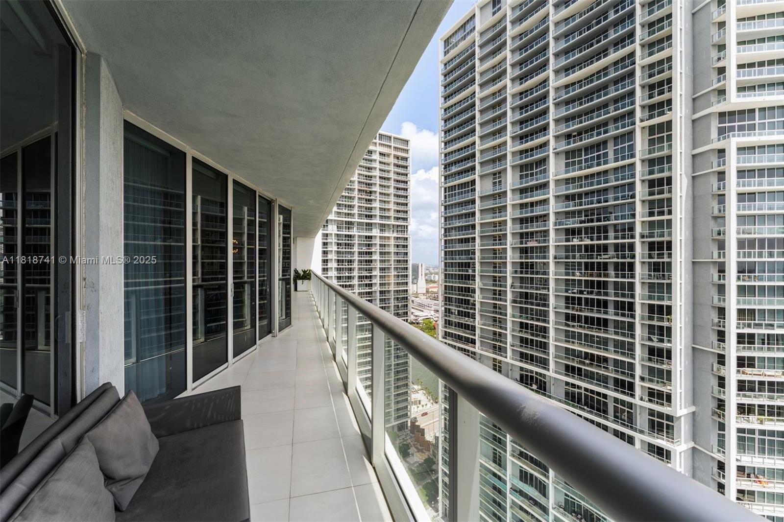 ICON BRICKELL NO TWO - Residential