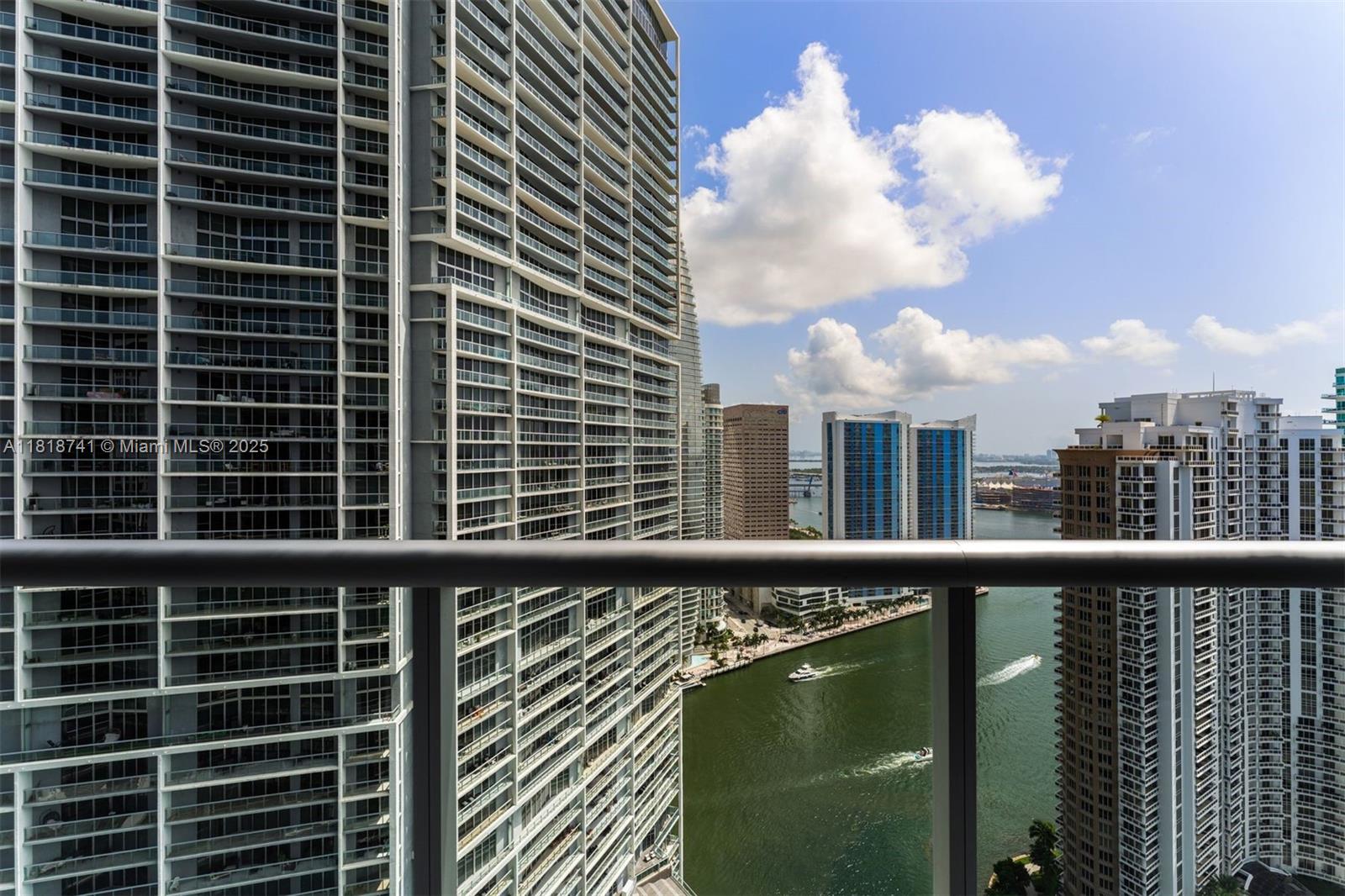 ICON BRICKELL NO TWO - Residential