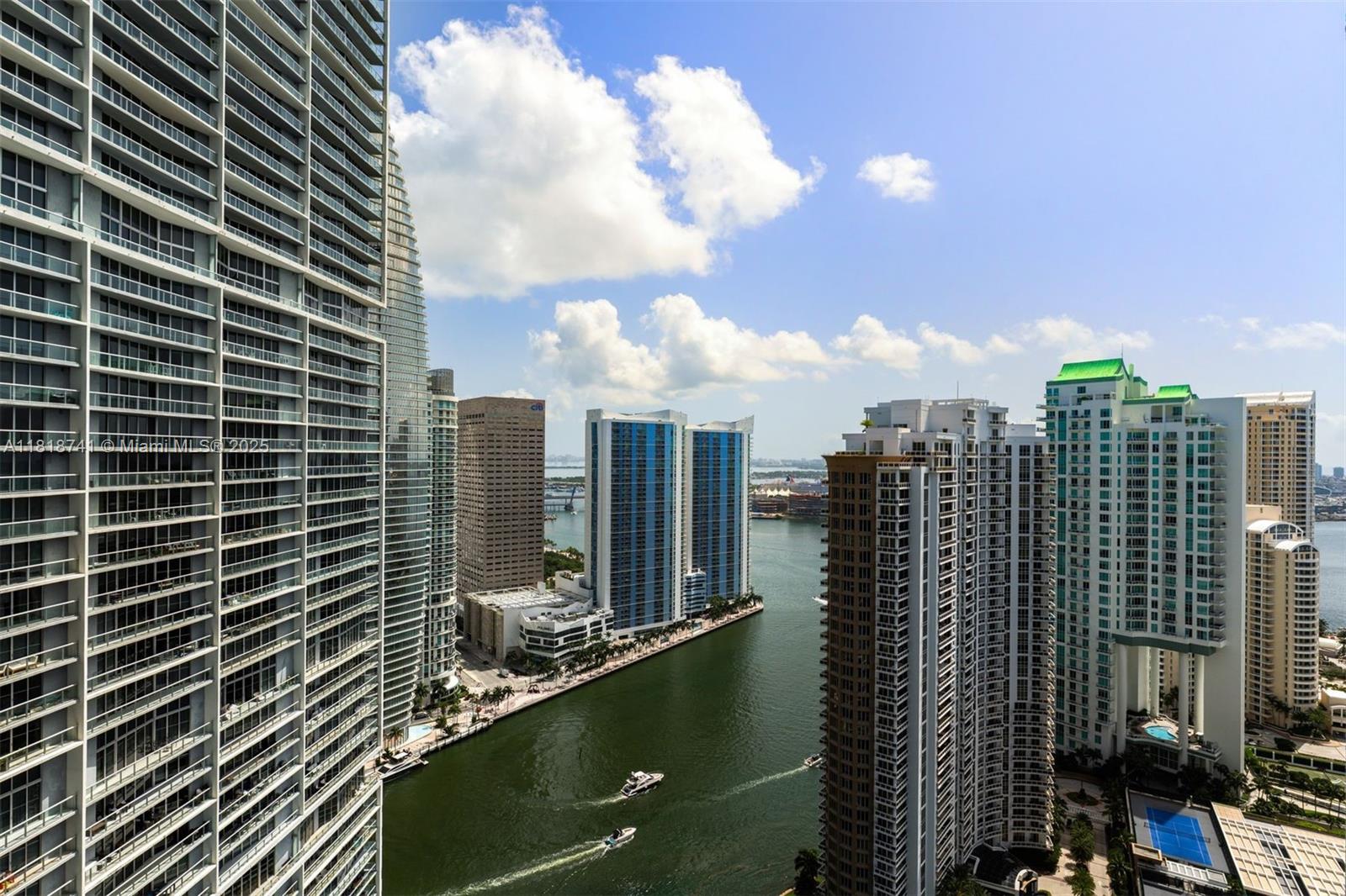 ICON BRICKELL NO TWO - Residential