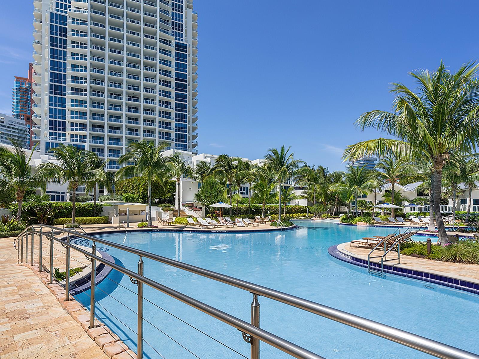 CONTINUUM ON SOUTH BEACH - Residential