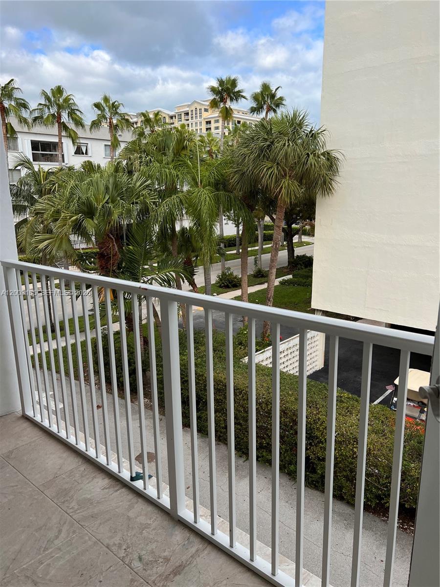 GALEN DRIVE CONDO APTS - Residential Lease