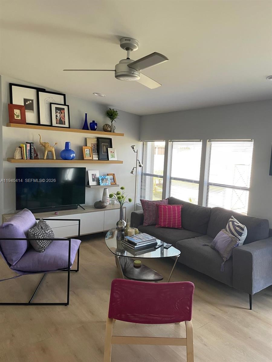 GATEWAY WEST CONDO - Residential