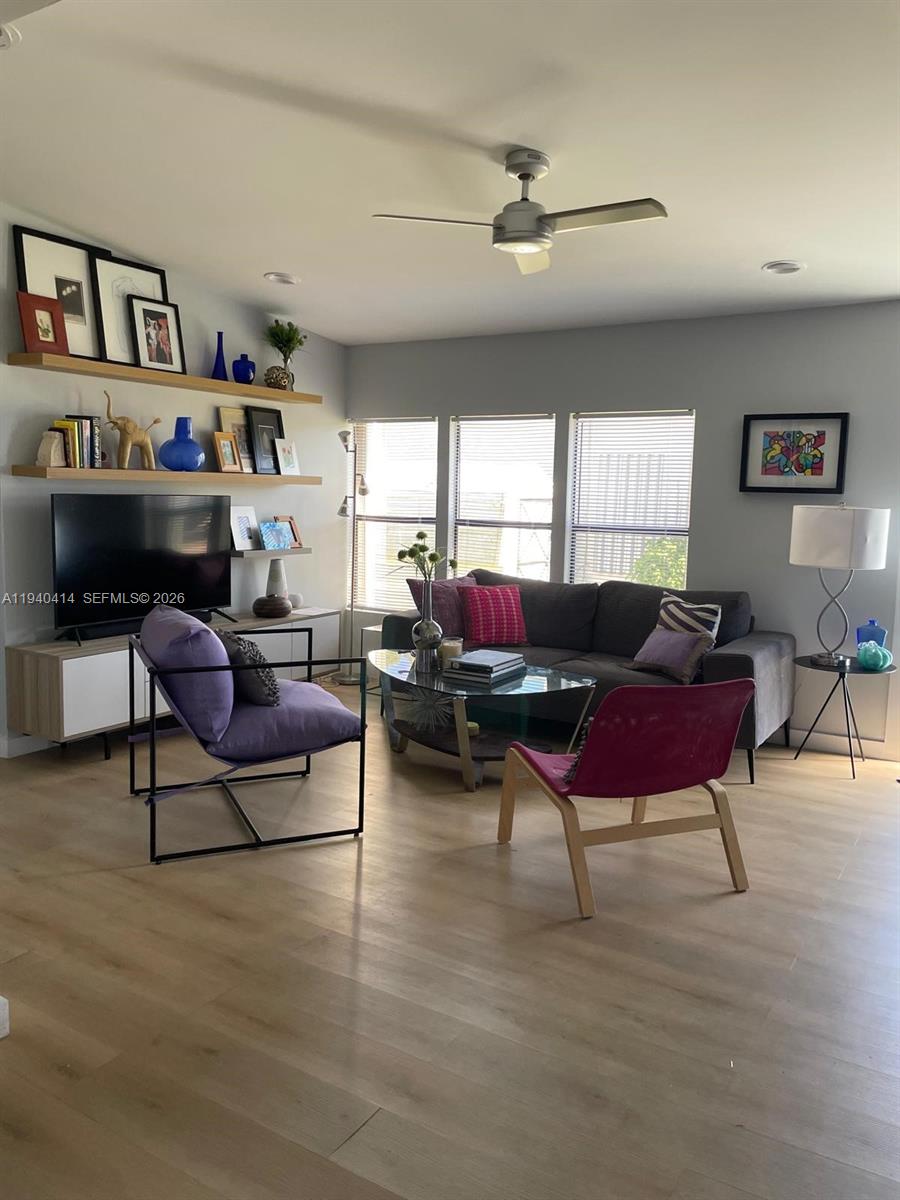 GATEWAY WEST CONDO - Residential