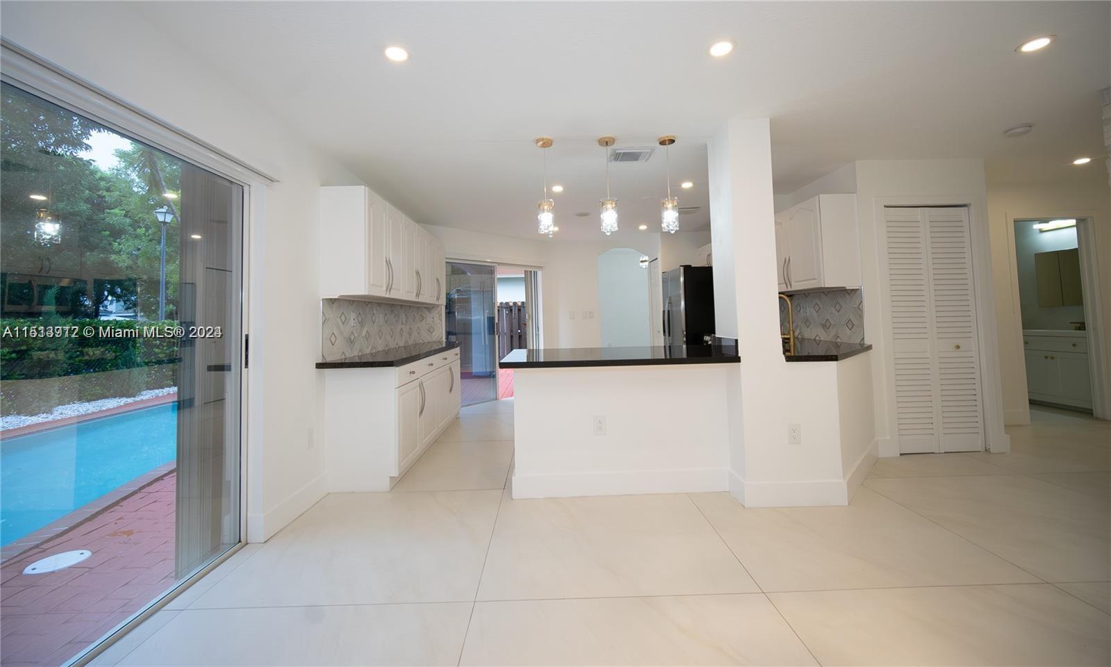 DORAL MEADOWS 1ST ADDN - Residential