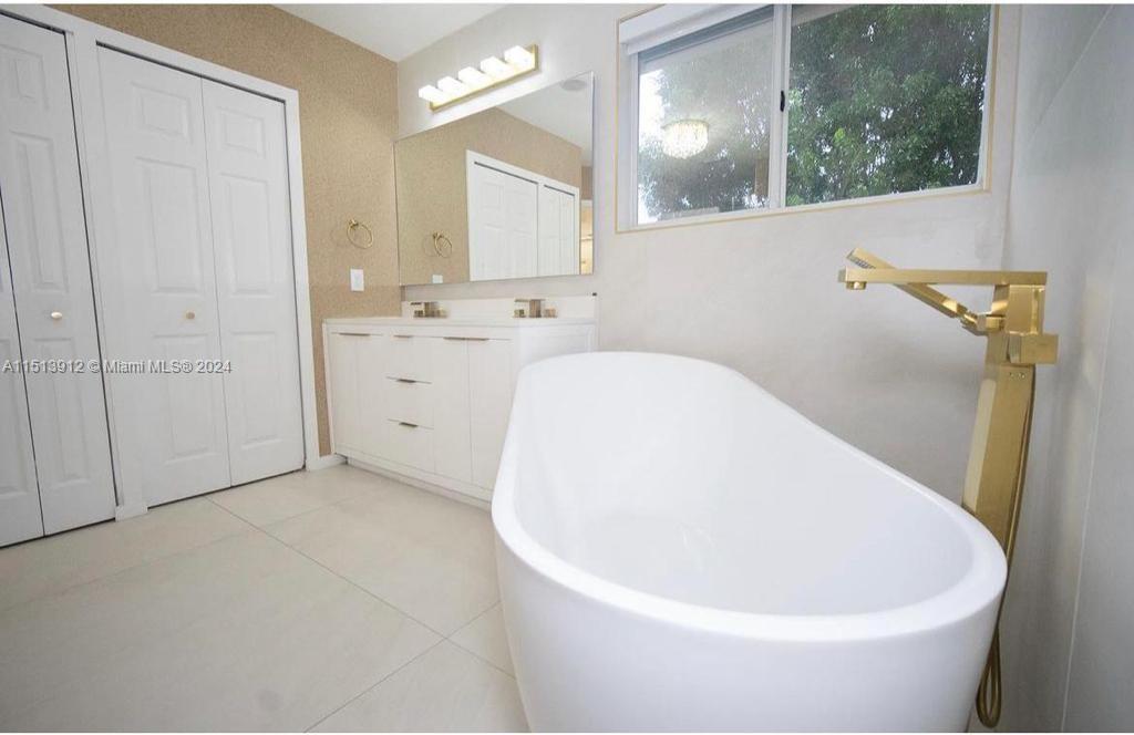 DORAL MEADOWS 1ST ADDN - Residential