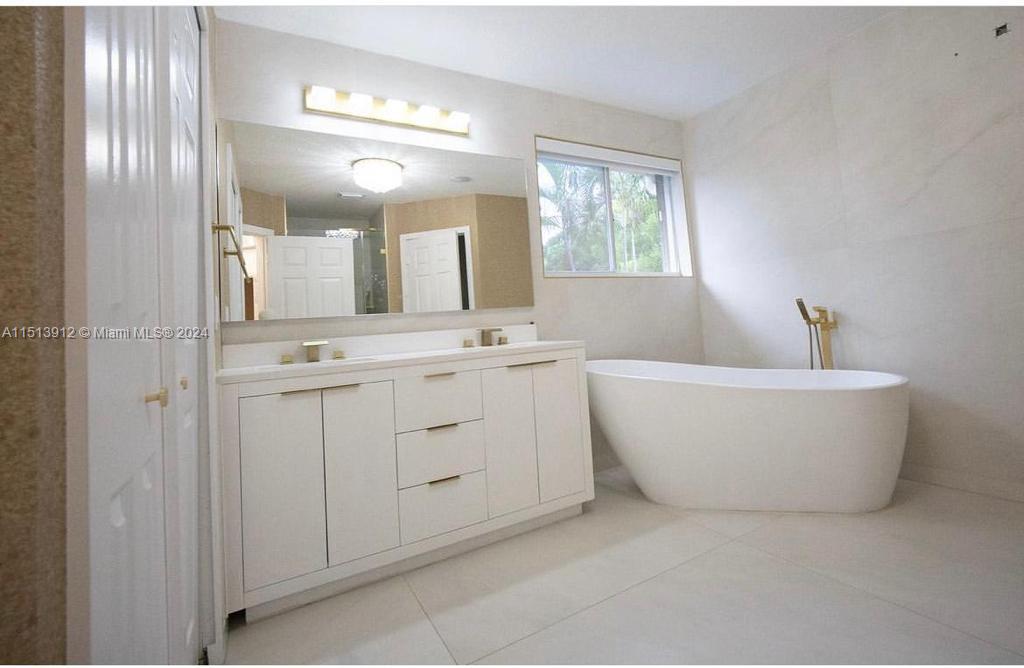 DORAL MEADOWS 1ST ADDN - Residential