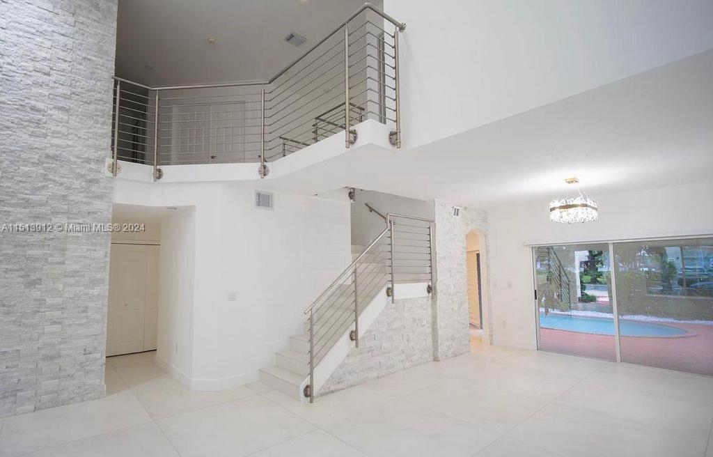 DORAL MEADOWS 1ST ADDN - Residential