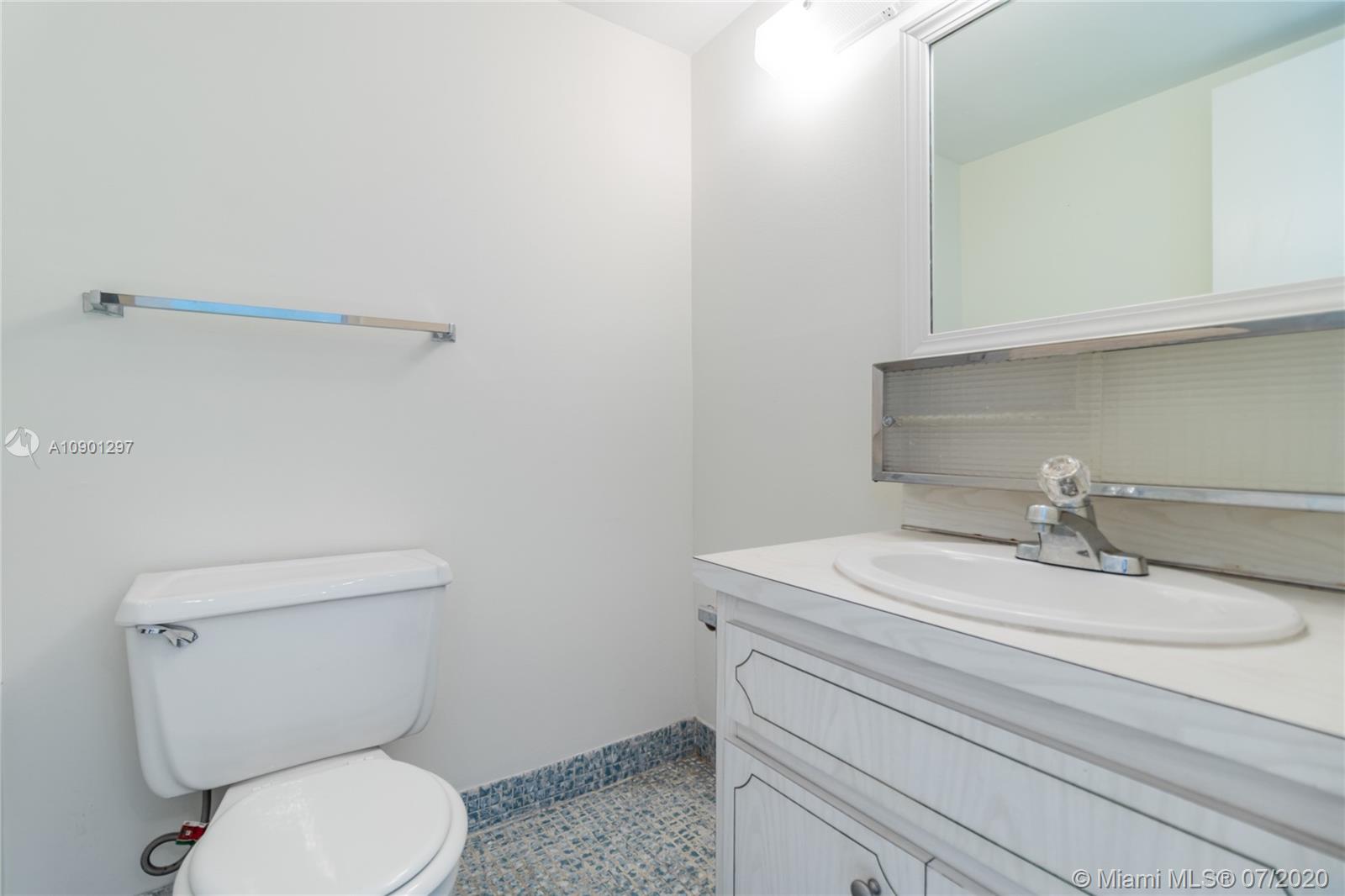 ADMIRAL TOWERS CONDO - Residential Lease