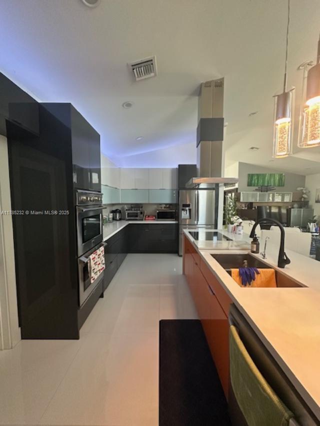 LAKES ON THE GREEN - SEC - Residential