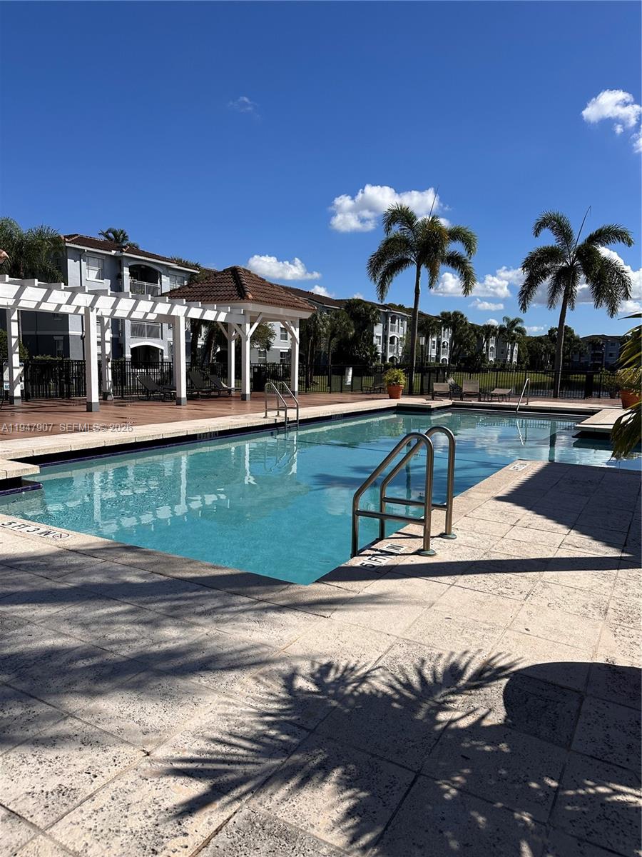 LA VIA CONDO - Residential