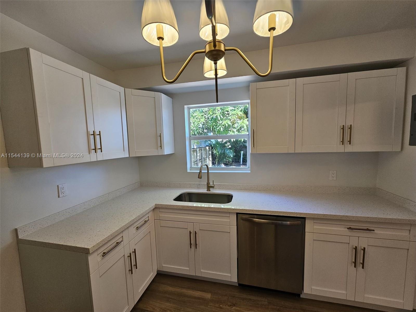 ISLE OF NORMANDY MIAMI VI - Residential Lease