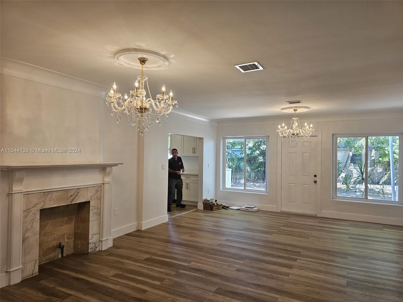 ISLE OF NORMANDY MIAMI VI - Residential Lease