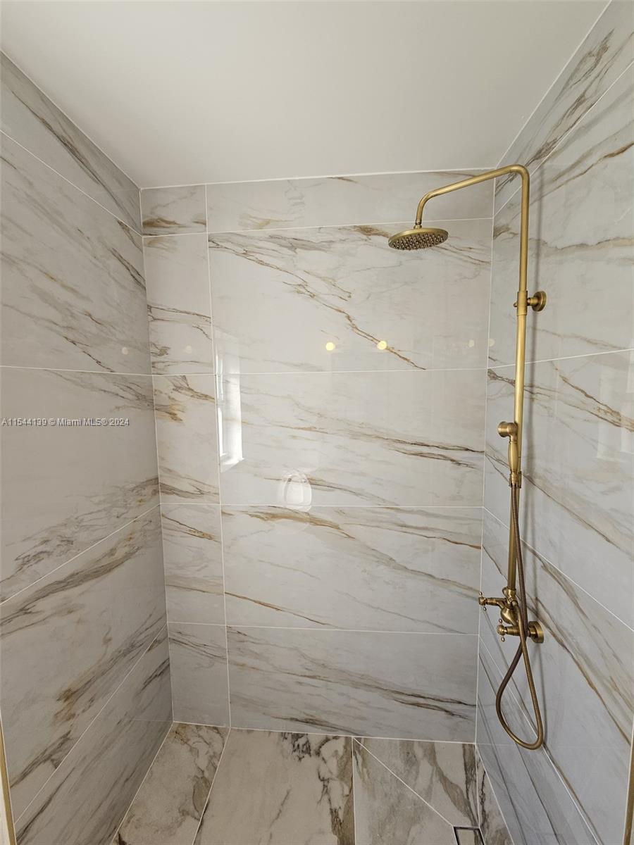 ISLE OF NORMANDY MIAMI VI - Residential Lease
