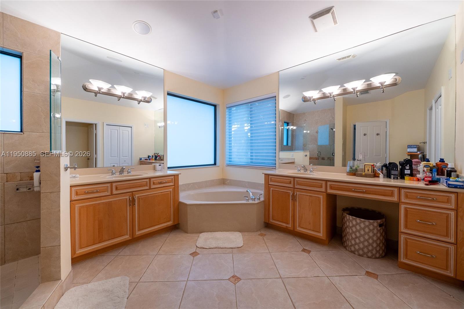 SUNSET LAKES PLAT TWO - Residential