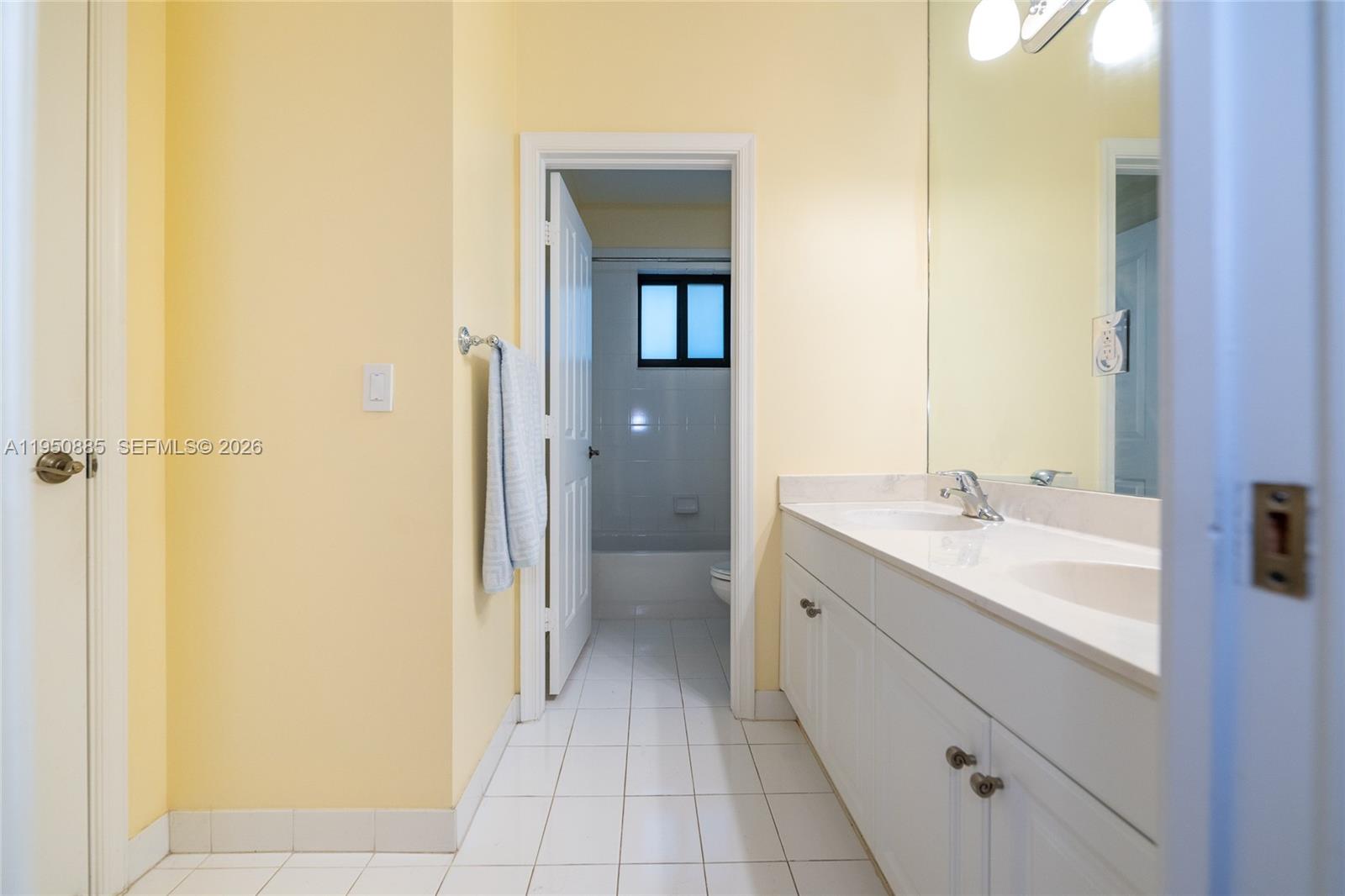 SUNSET LAKES PLAT TWO - Residential