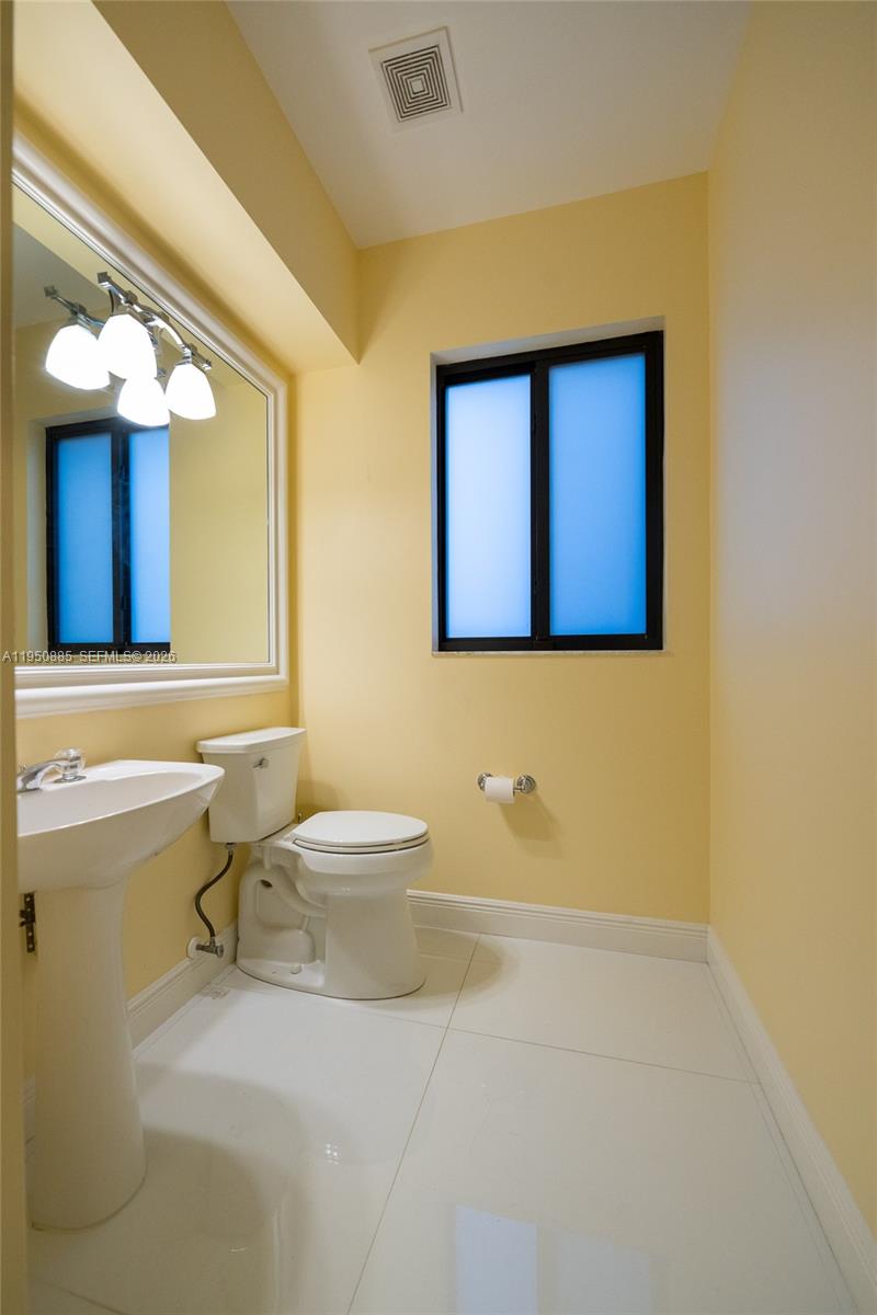 SUNSET LAKES PLAT TWO - Residential