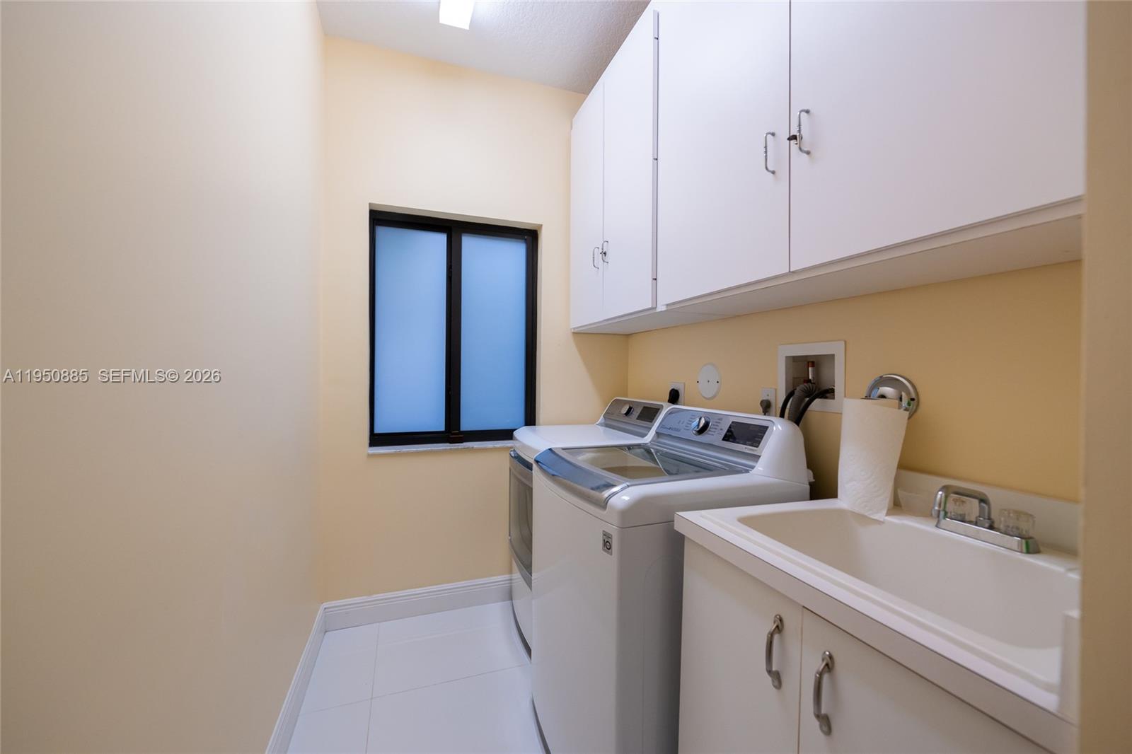 SUNSET LAKES PLAT TWO - Residential