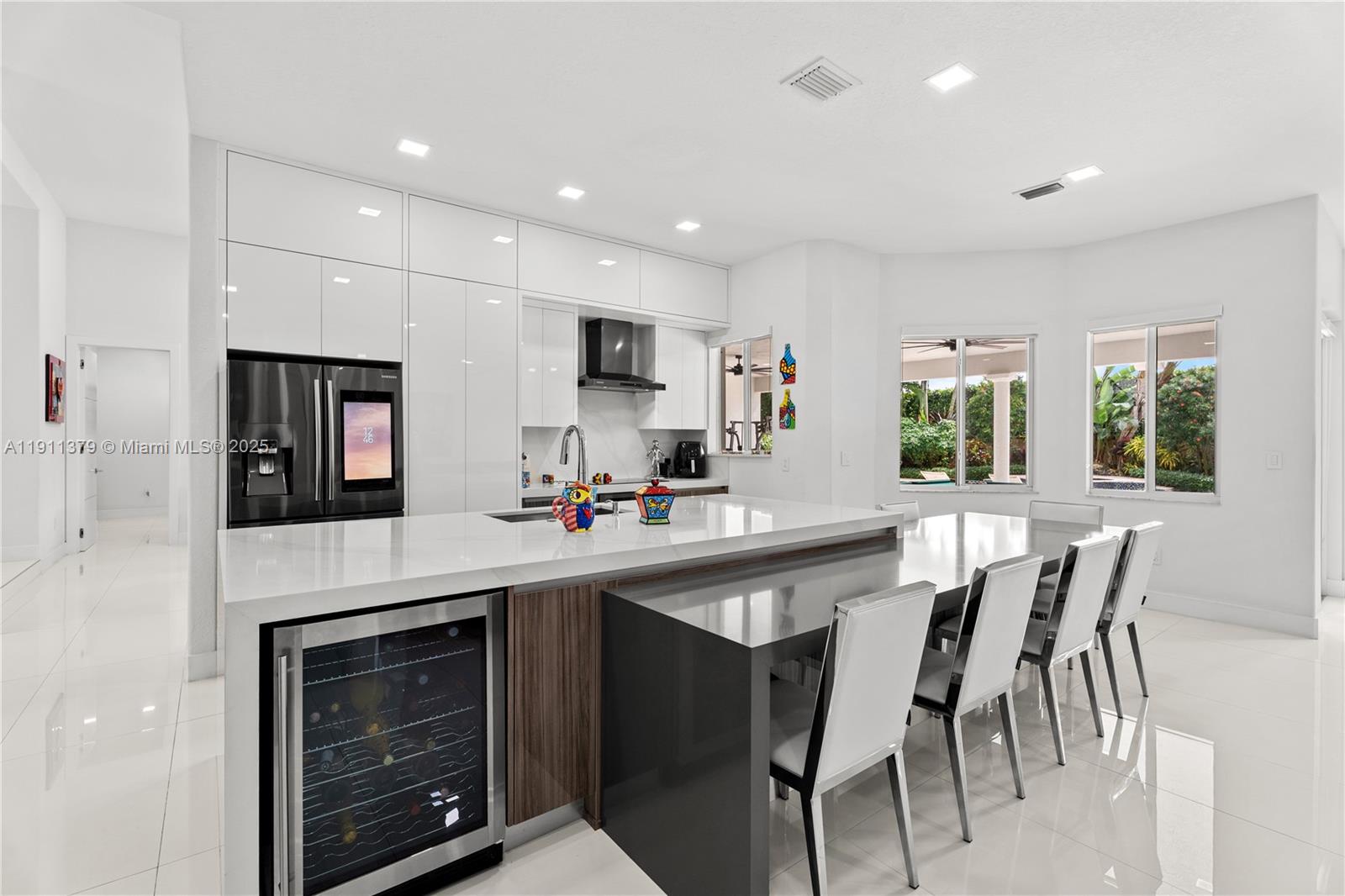 VALENCIA ACRES - Residential Lease