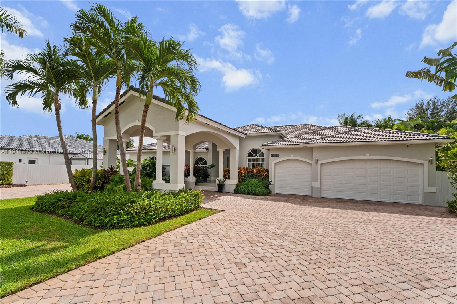 VALENCIA ACRES - Residential Lease