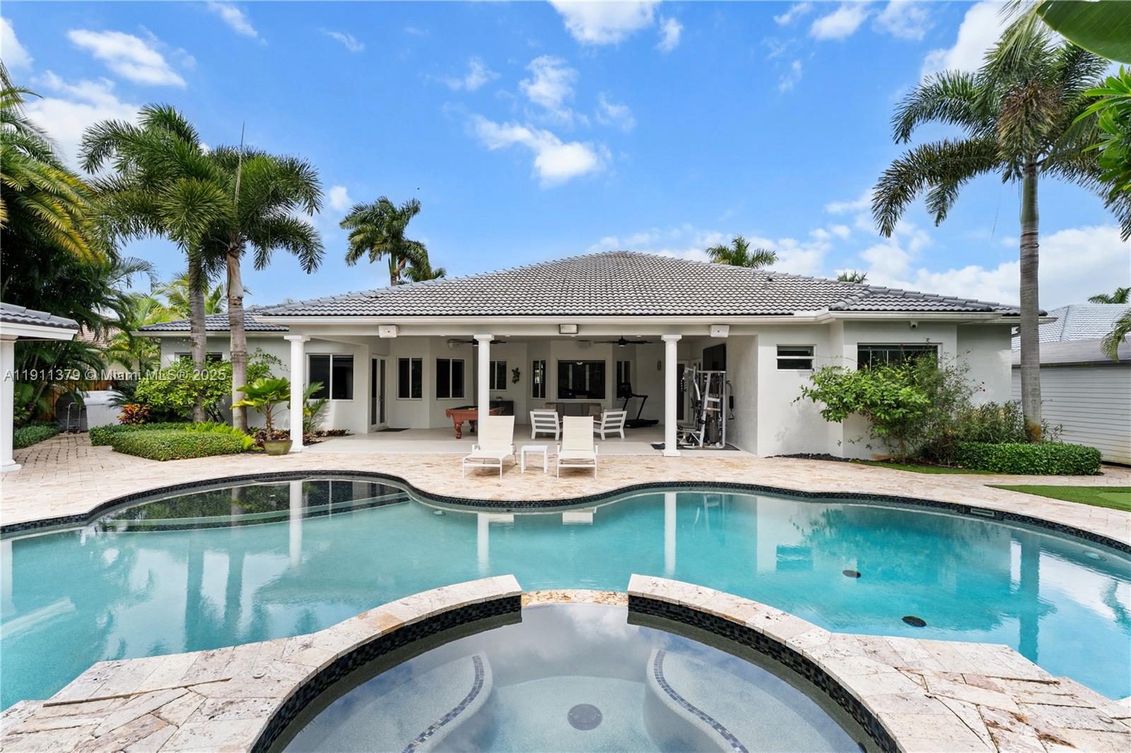 VALENCIA ACRES - Residential Lease