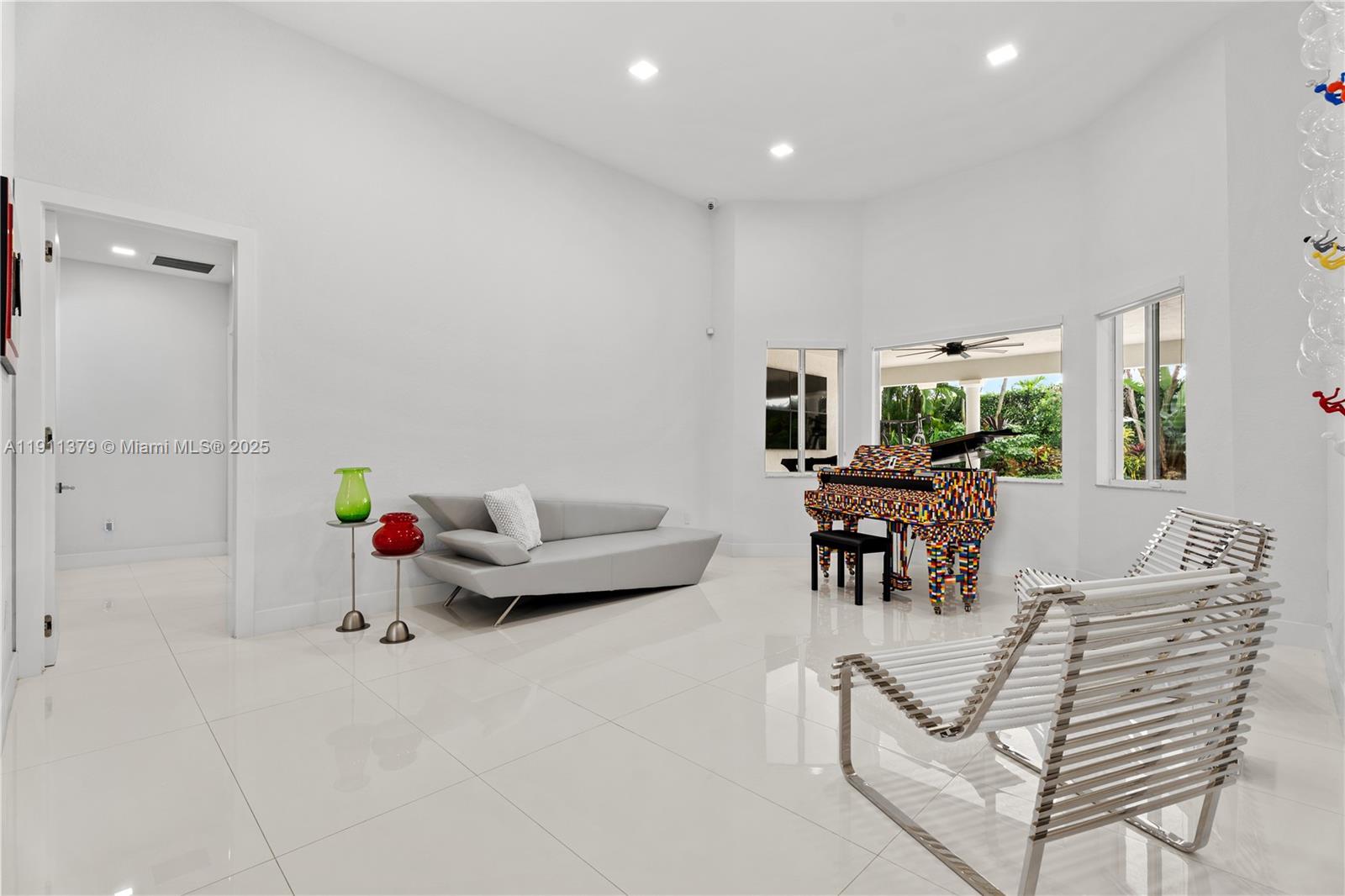 VALENCIA ACRES - Residential Lease