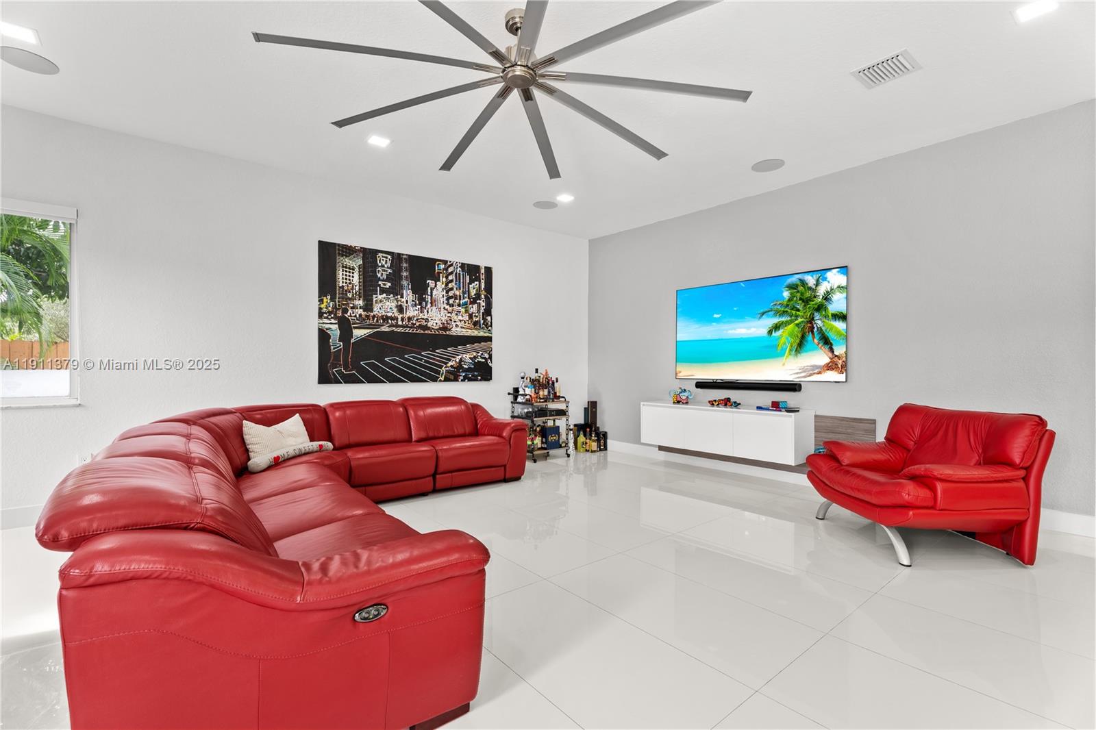 VALENCIA ACRES - Residential Lease