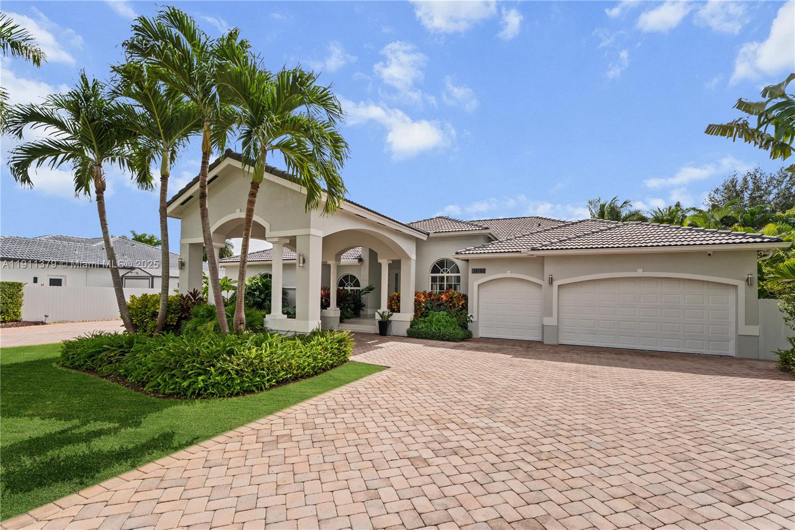 VALENCIA ACRES - Residential Lease