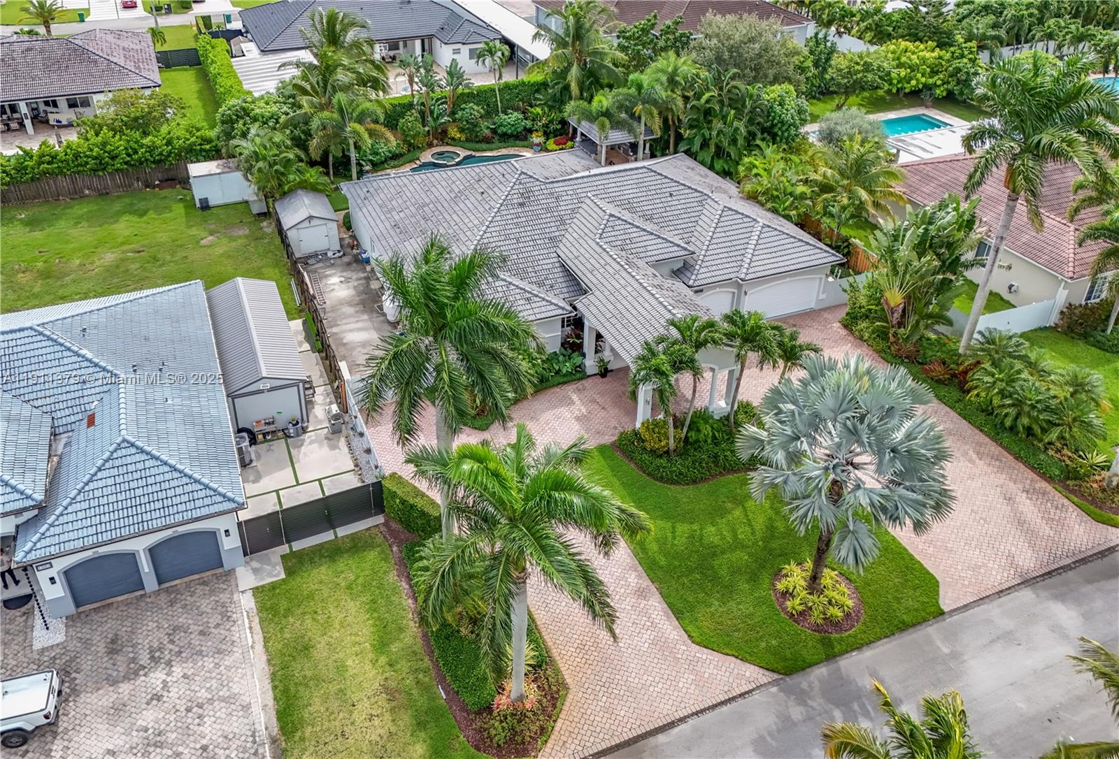 VALENCIA ACRES - Residential Lease