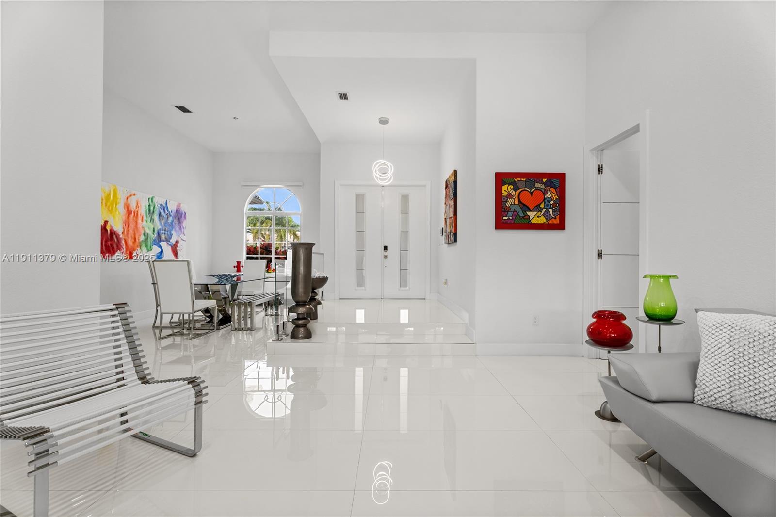 VALENCIA ACRES - Residential Lease