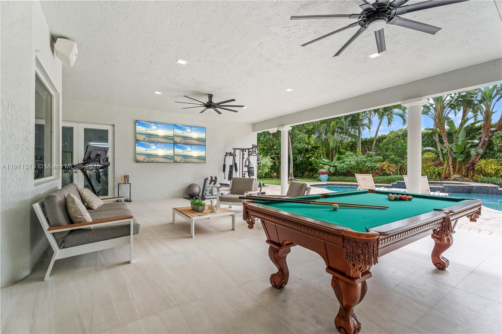 VALENCIA ACRES - Residential Lease