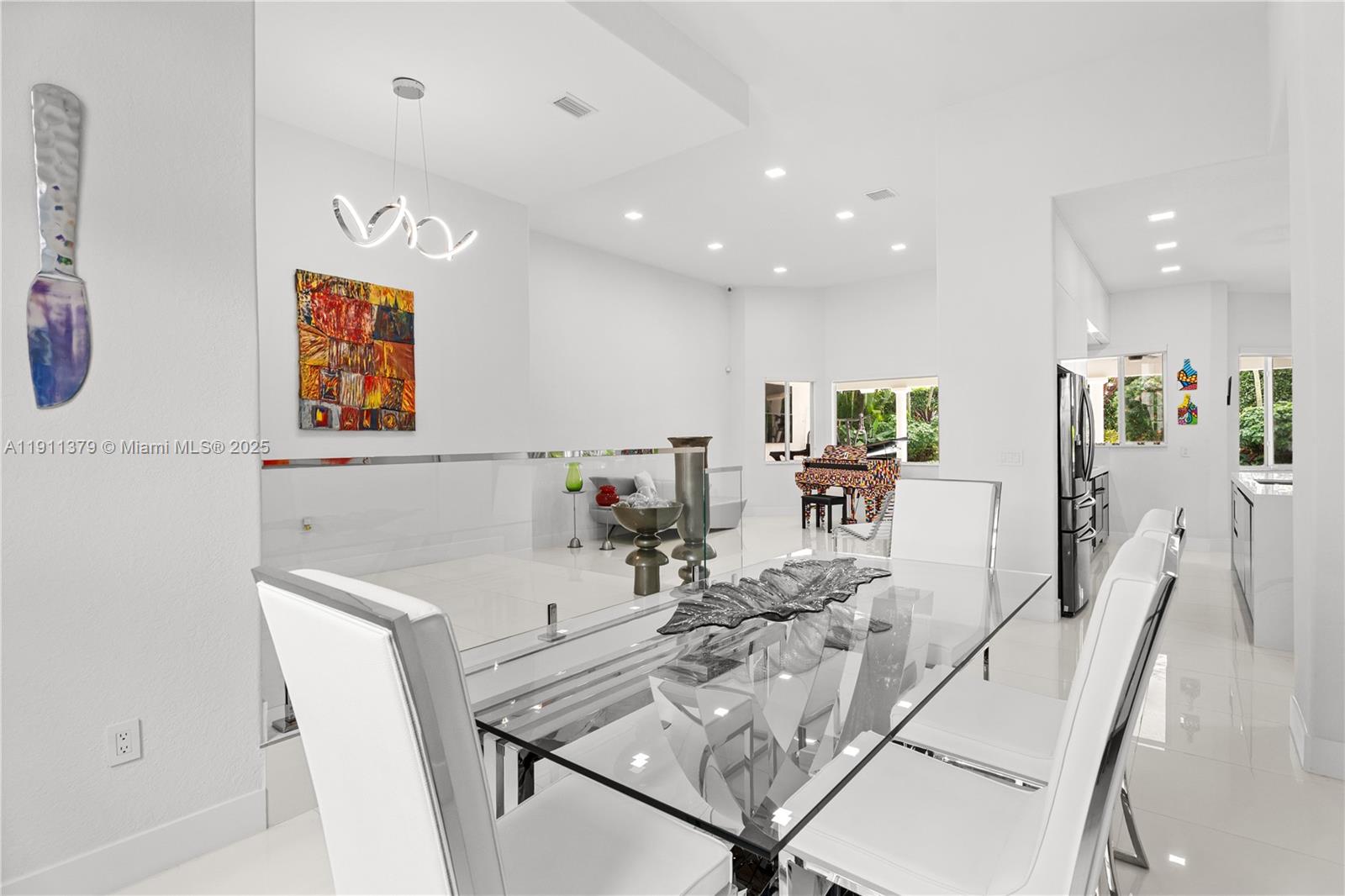 VALENCIA ACRES - Residential Lease