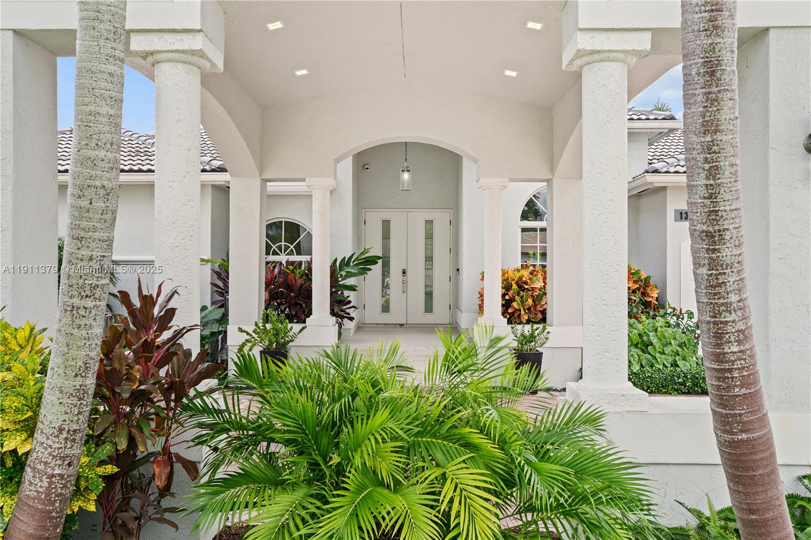 VALENCIA ACRES - Residential Lease