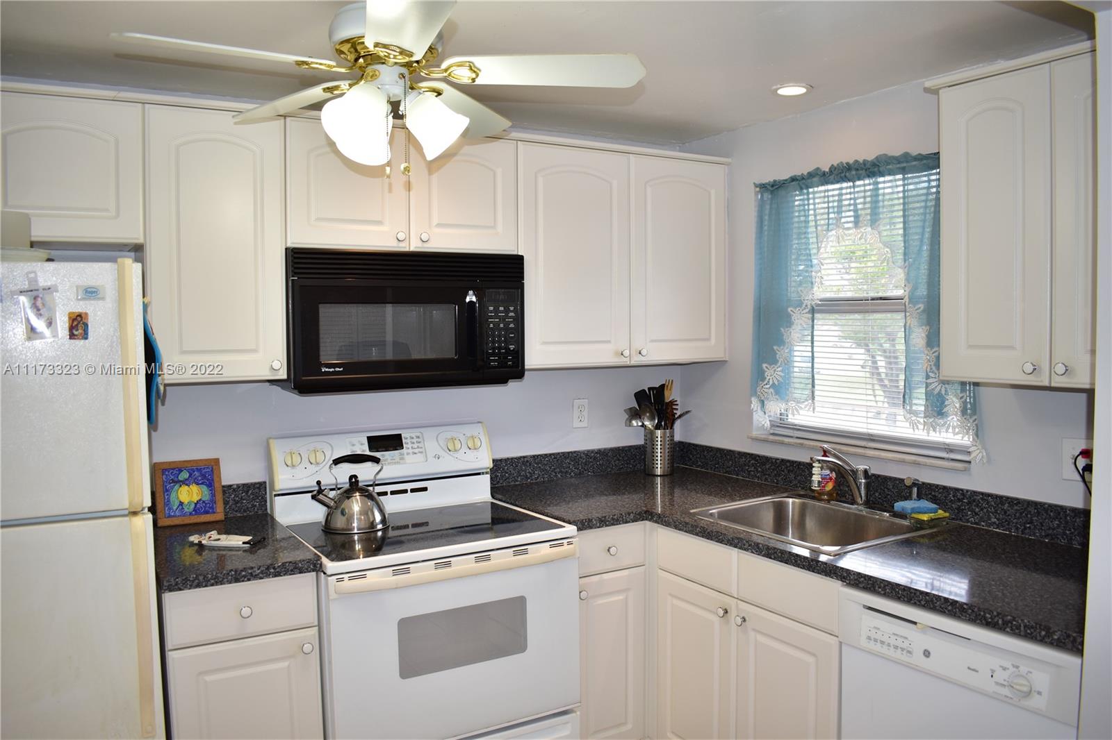 SUNRISE LAKES 81 CONDO - Residential