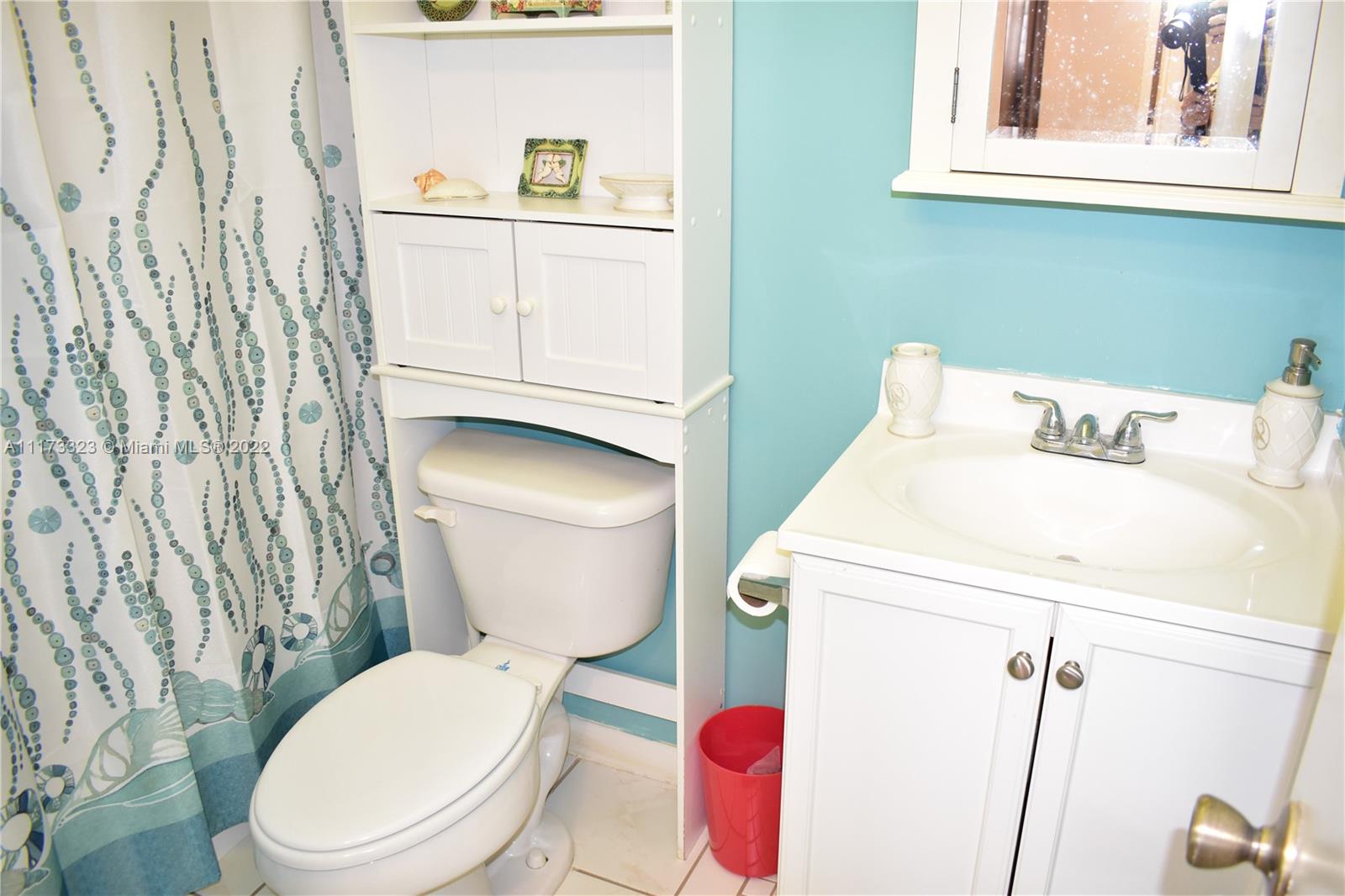 SUNRISE LAKES 81 CONDO - Residential