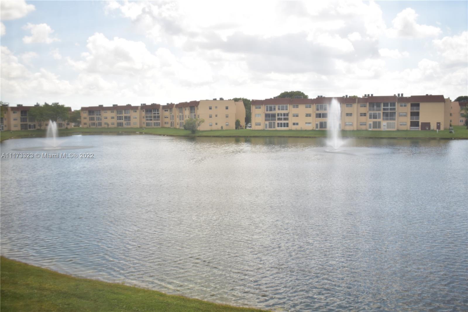 SUNRISE LAKES 81 CONDO - Residential