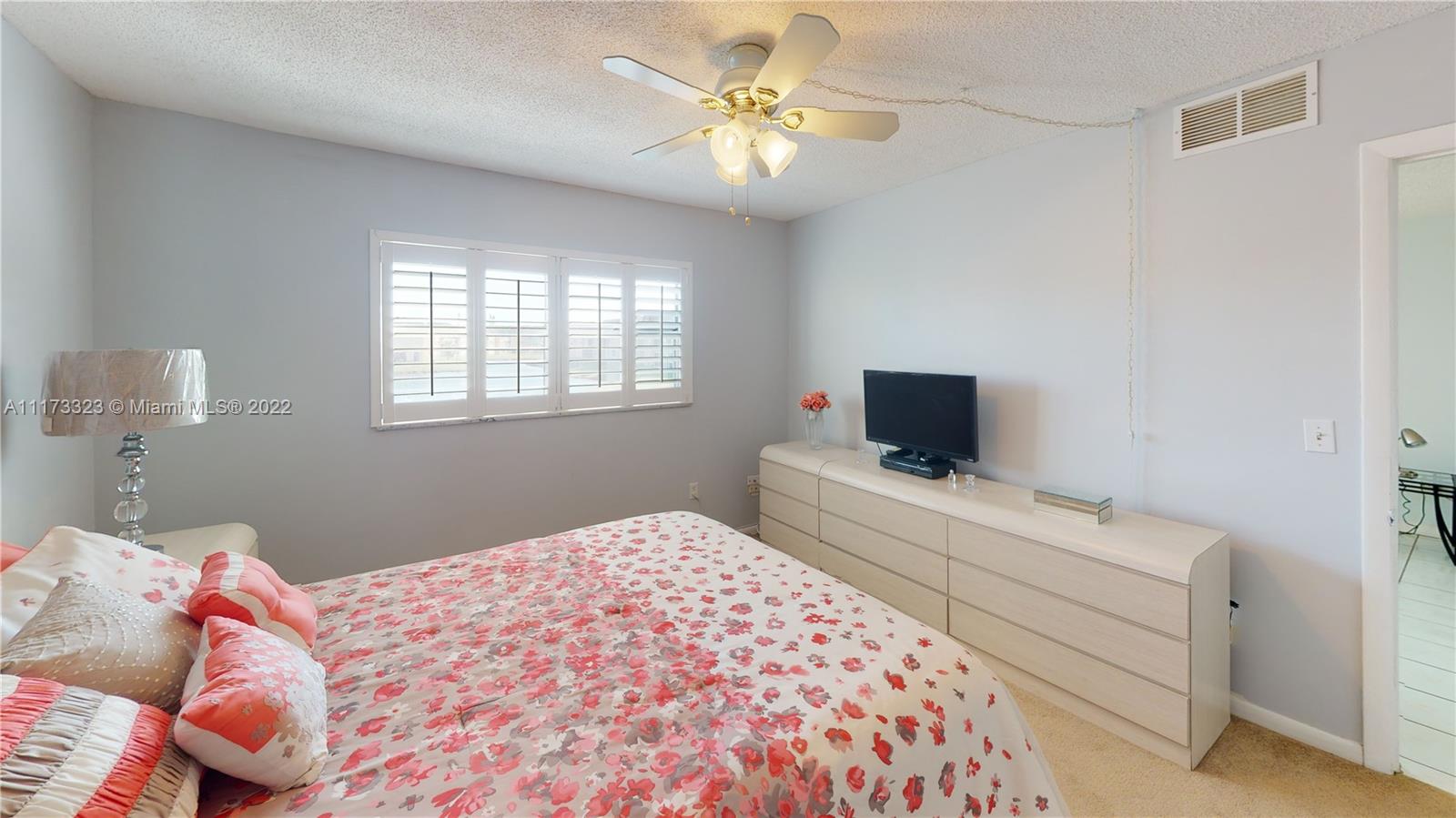 SUNRISE LAKES 81 CONDO - Residential