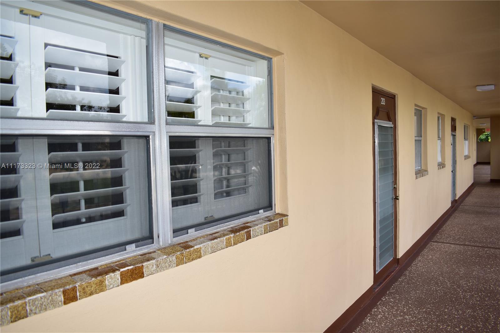 SUNRISE LAKES 81 CONDO - Residential