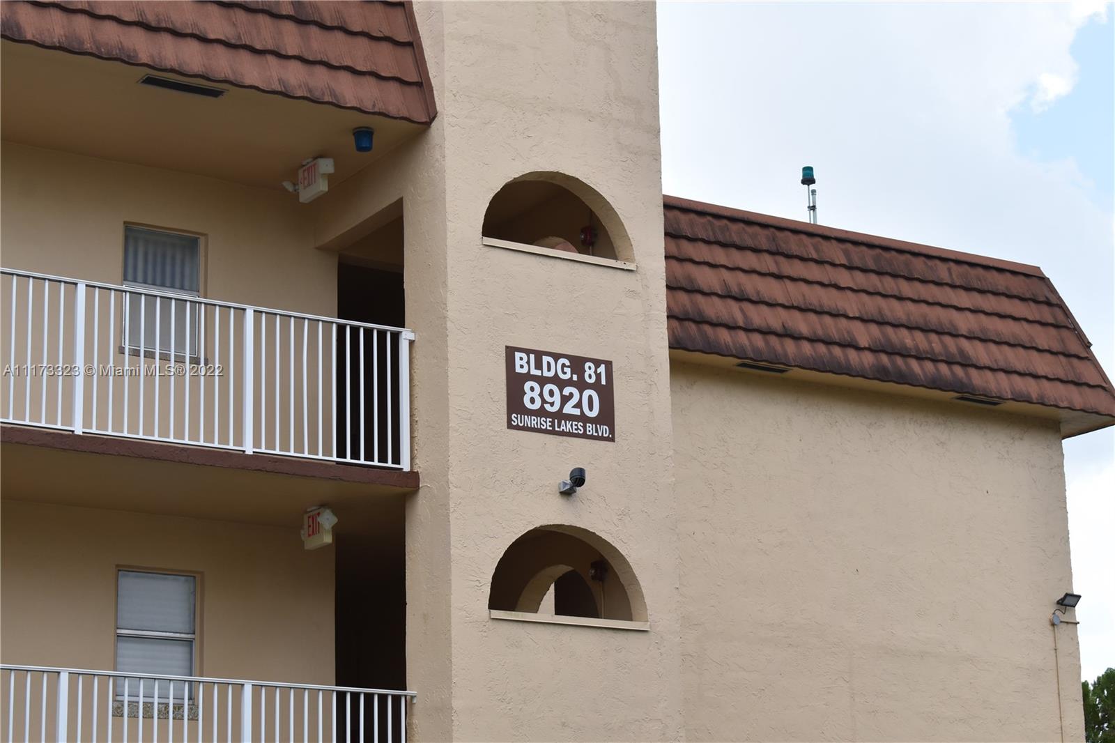 SUNRISE LAKES 81 CONDO - Residential